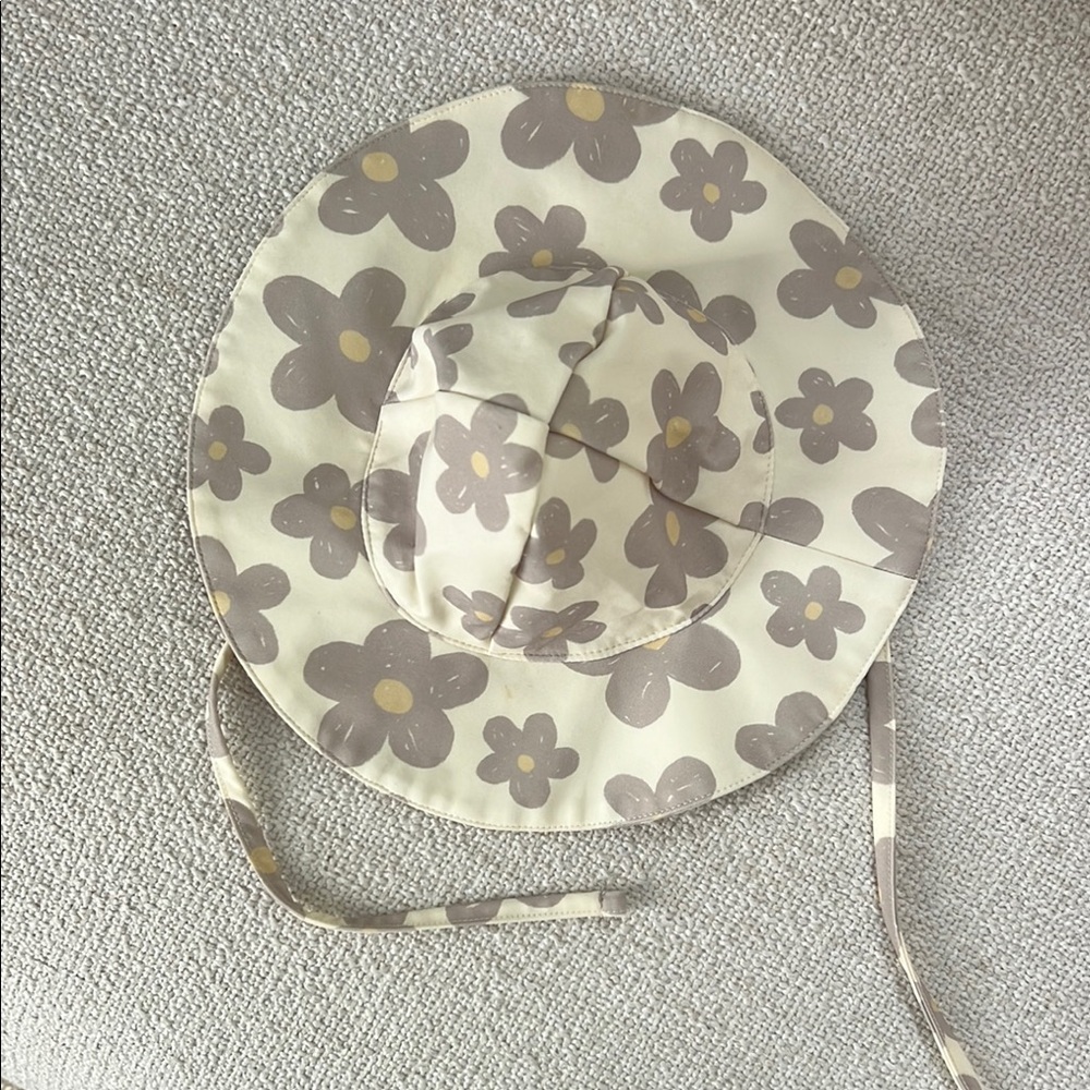 Rylee + Cru Adorable beach hat (0 - 6 months)